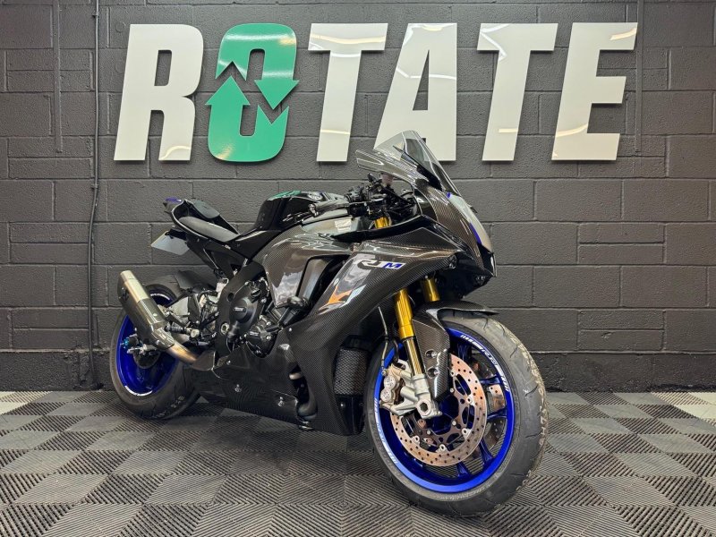 YAMAHA R1M