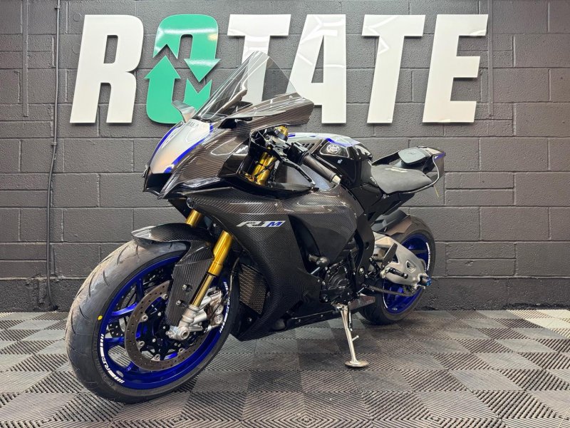 YAMAHA R1M