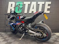 BMW M1000RR