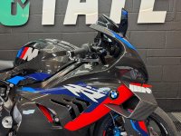 BMW M1000RR