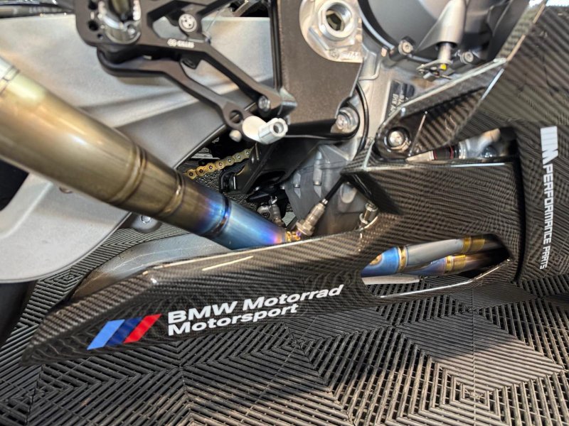 BMW M1000RR