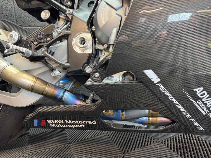 BMW M1000RR