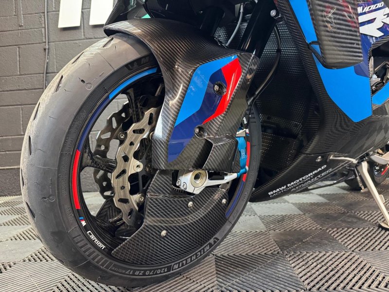 BMW M1000RR