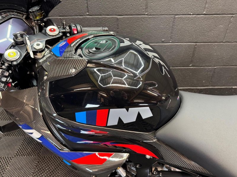 BMW M1000RR