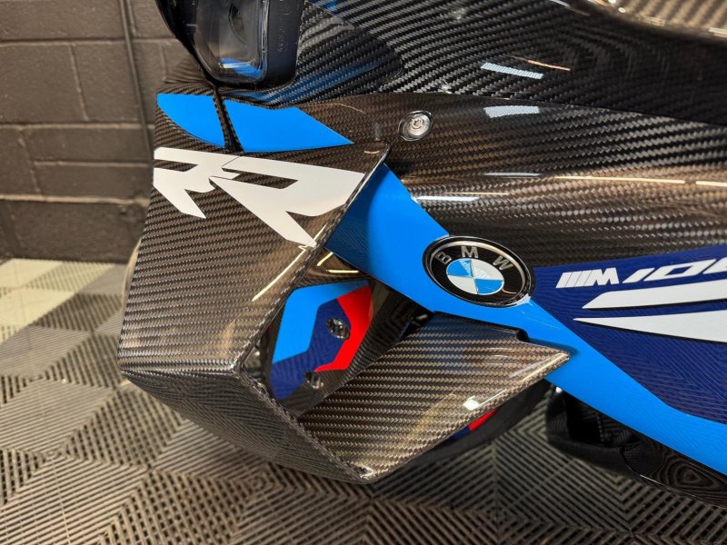BMW M1000RR