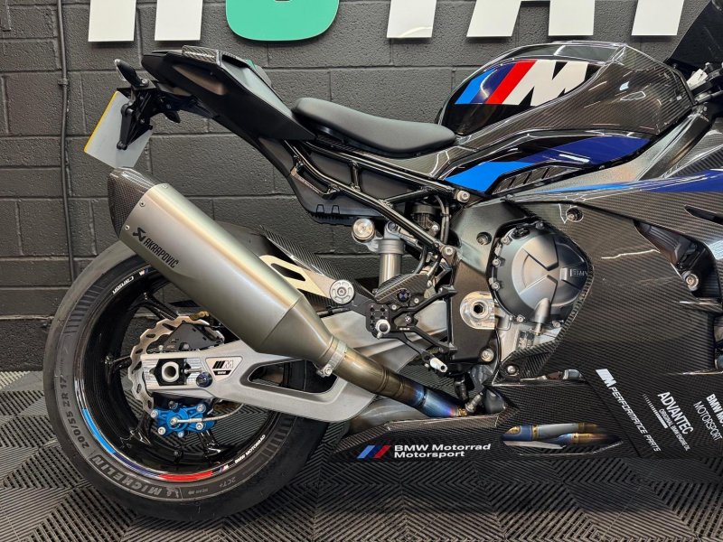 BMW M1000RR