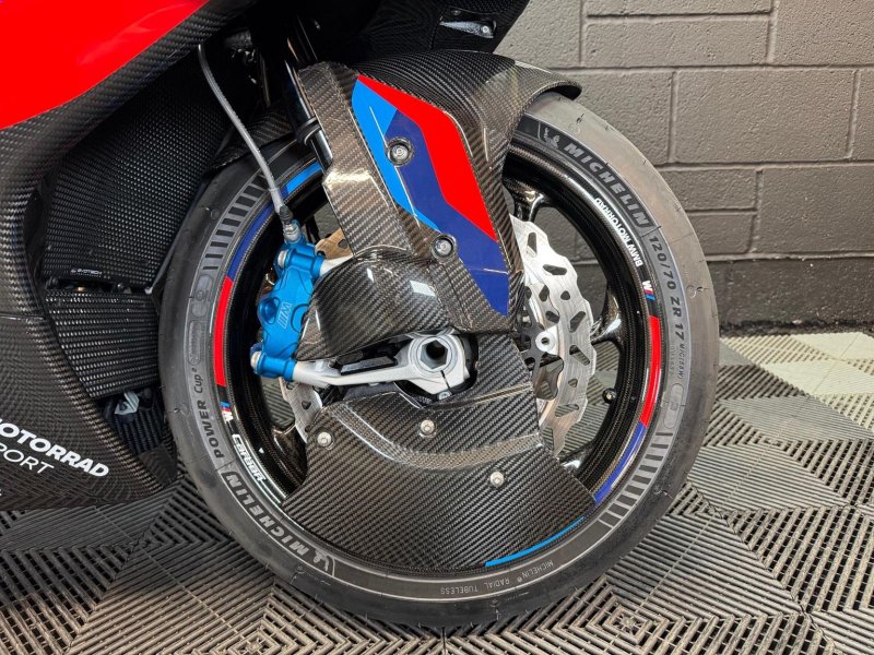 BMW M1000RR
