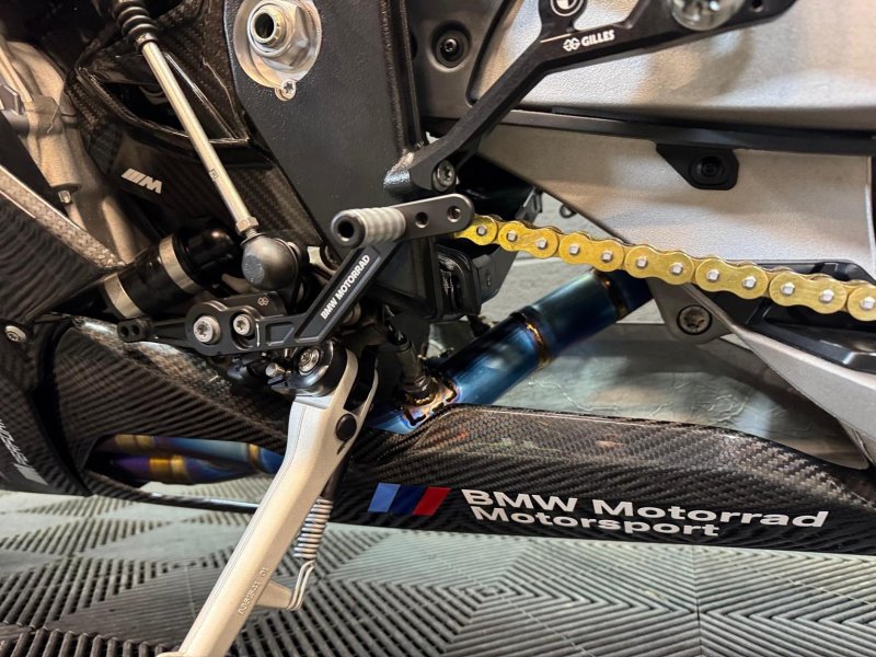 BMW M1000RR