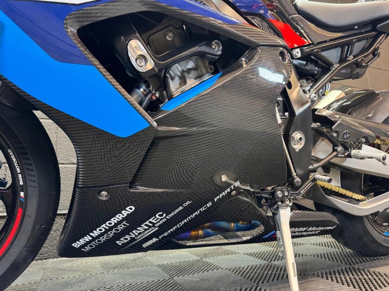 BMW M1000RR