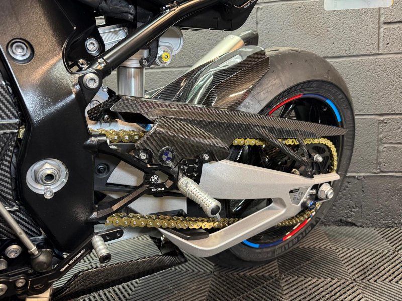BMW M1000RR
