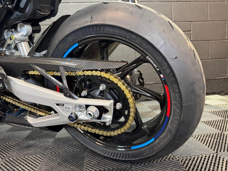BMW M1000RR
