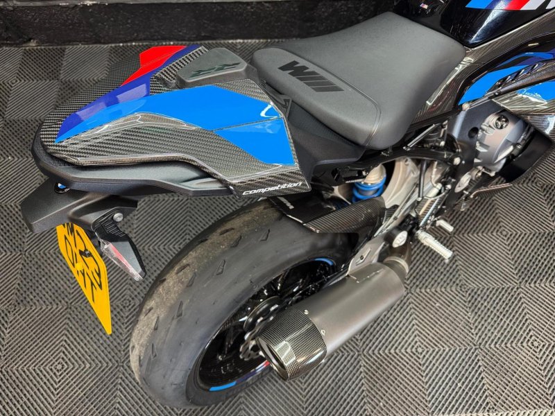 BMW M1000RR