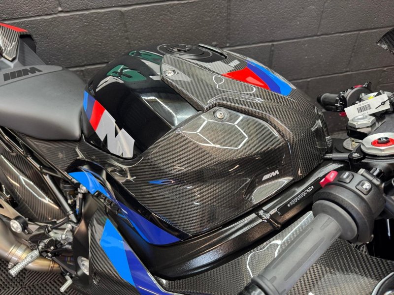 BMW M1000RR