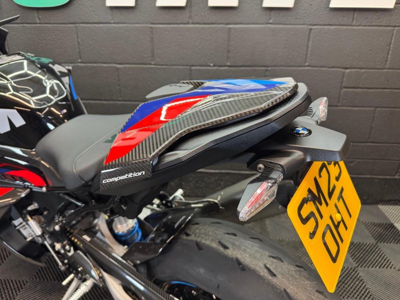 BMW M1000RR