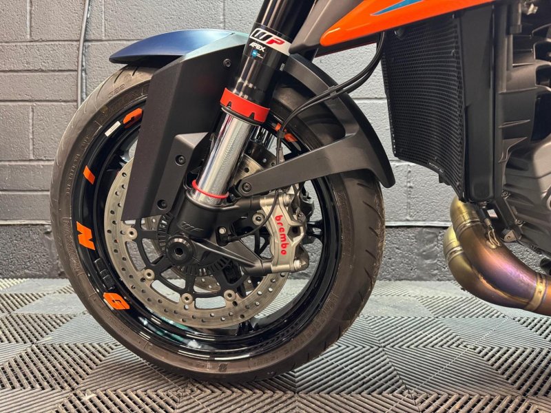 KTM 1290 SUPER DUKE R