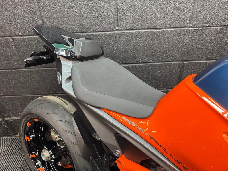 KTM 1290 SUPER DUKE R