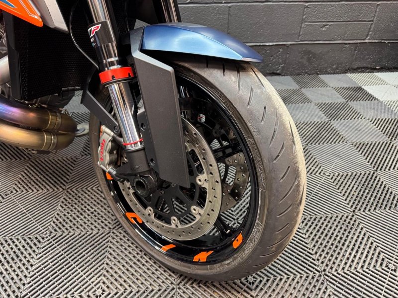 KTM 1290 SUPER DUKE R