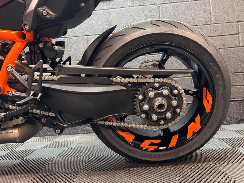 KTM 1290 SUPER DUKE R