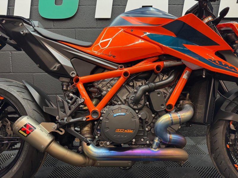KTM 1290 SUPER DUKE R