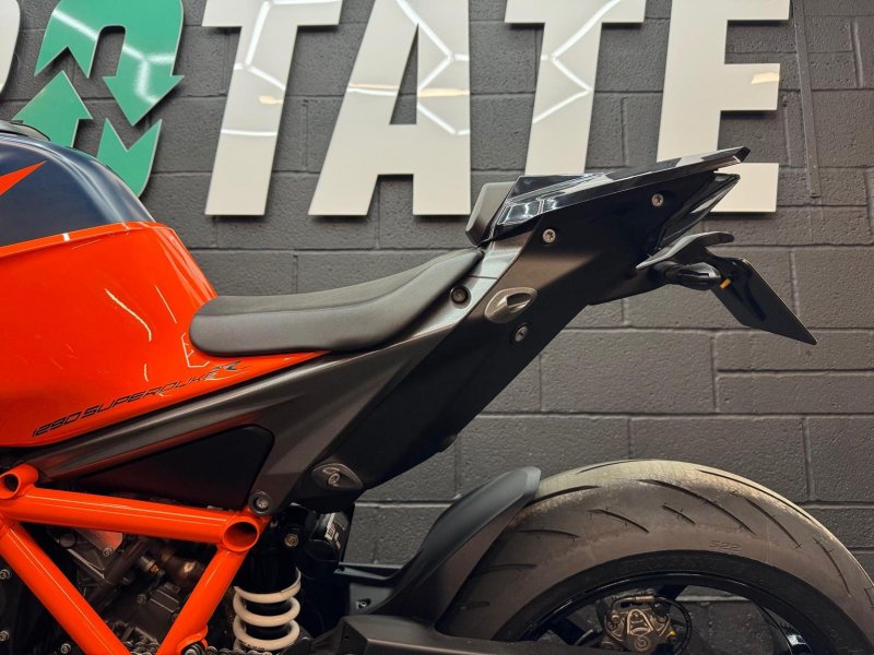 KTM 1290 SUPER DUKE R