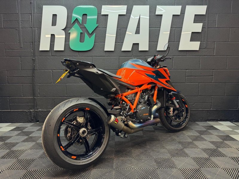 KTM 1290 SUPER DUKE R