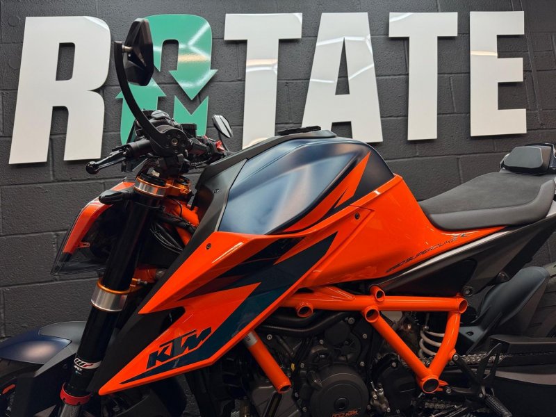 KTM 1290 SUPER DUKE R