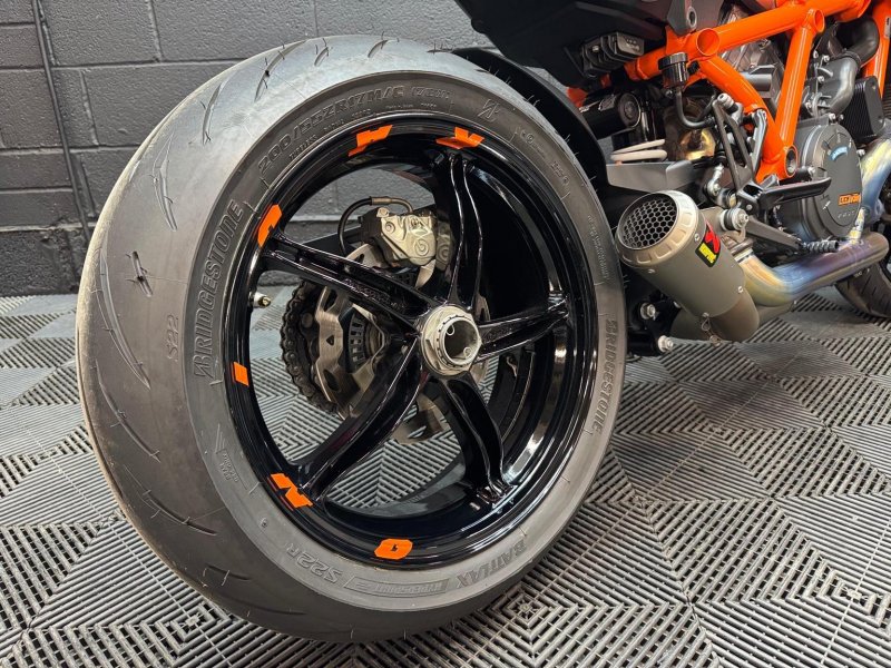 KTM 1290 SUPER DUKE R