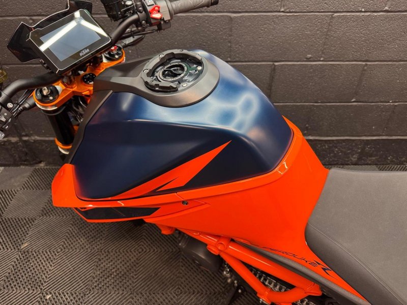 KTM 1290 SUPER DUKE R