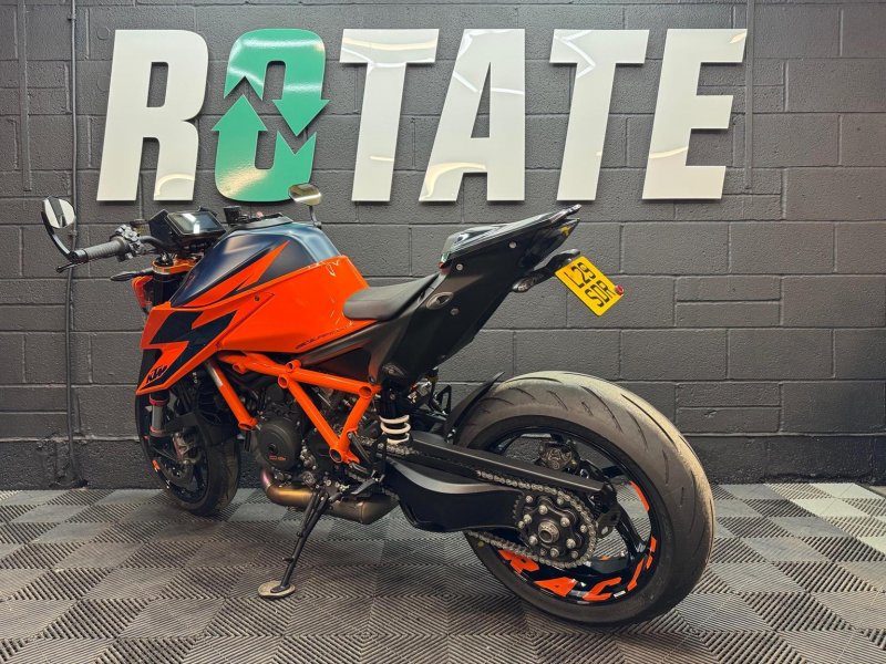KTM 1290 SUPER DUKE R
