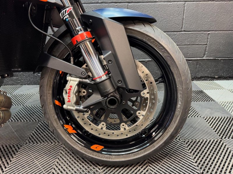 KTM 1290 SUPER DUKE R