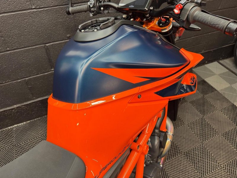 KTM 1290 SUPER DUKE R