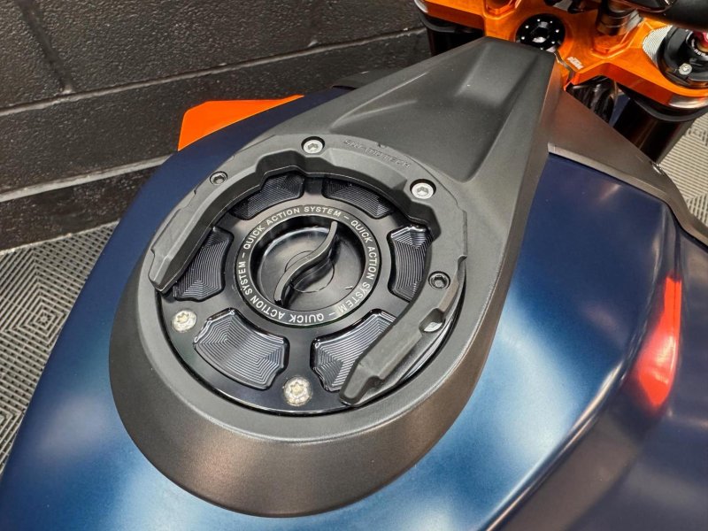 KTM 1290 SUPER DUKE R