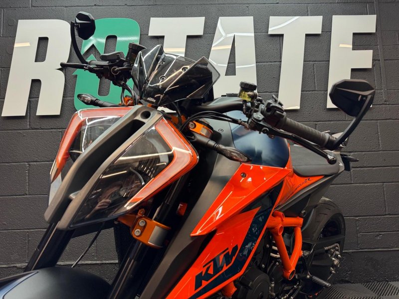 KTM 1290 SUPER DUKE R