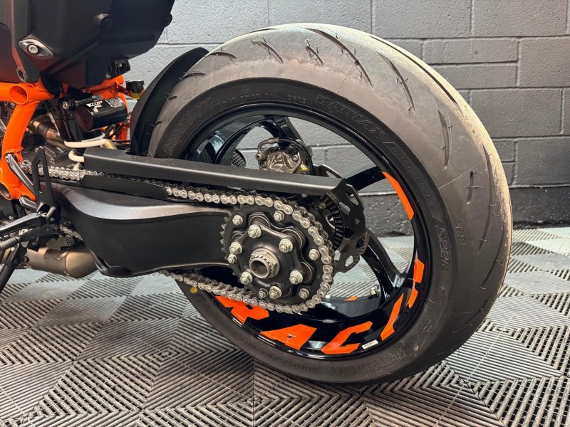 KTM 1290 SUPER DUKE R