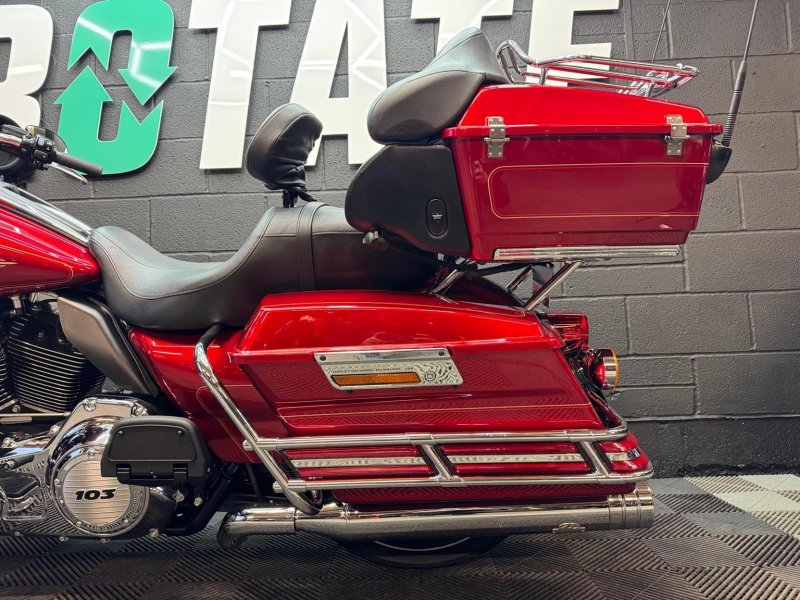 HARLEY-DAVIDSON Touring