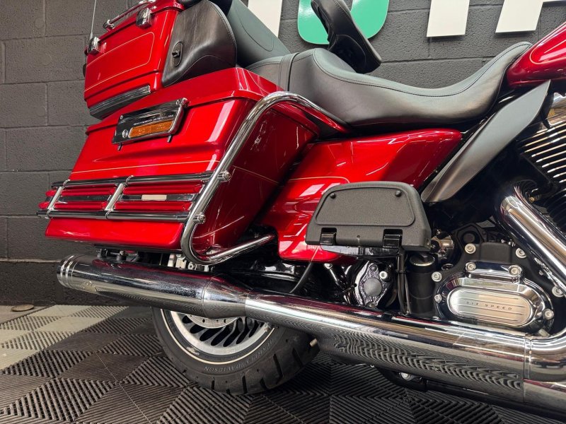 HARLEY-DAVIDSON Touring