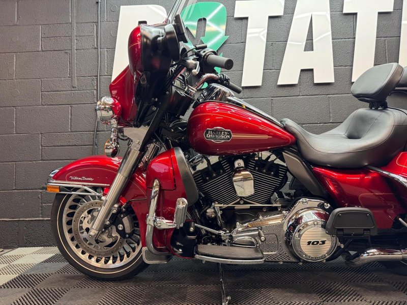 HARLEY-DAVIDSON Touring