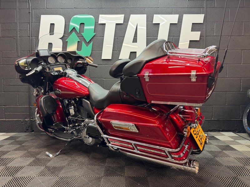 HARLEY-DAVIDSON Touring