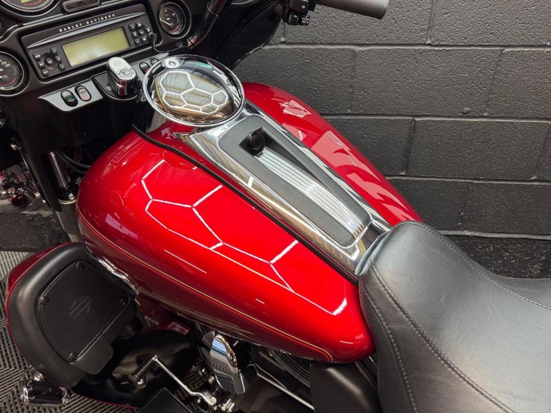 HARLEY-DAVIDSON Touring