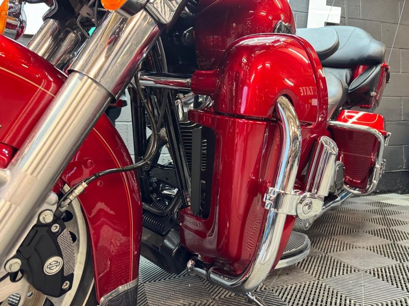HARLEY-DAVIDSON Touring