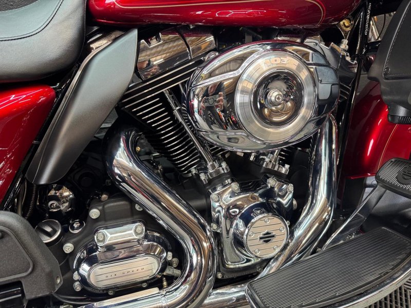 HARLEY-DAVIDSON Touring