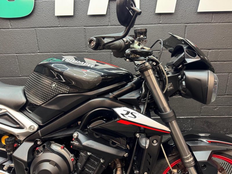 TRIUMPH STREET TRIPLE 765