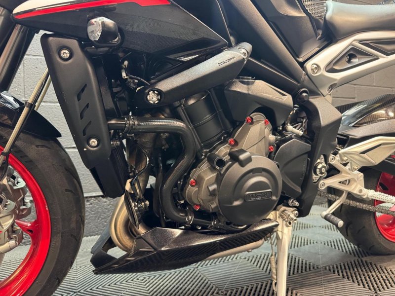 TRIUMPH STREET TRIPLE 765