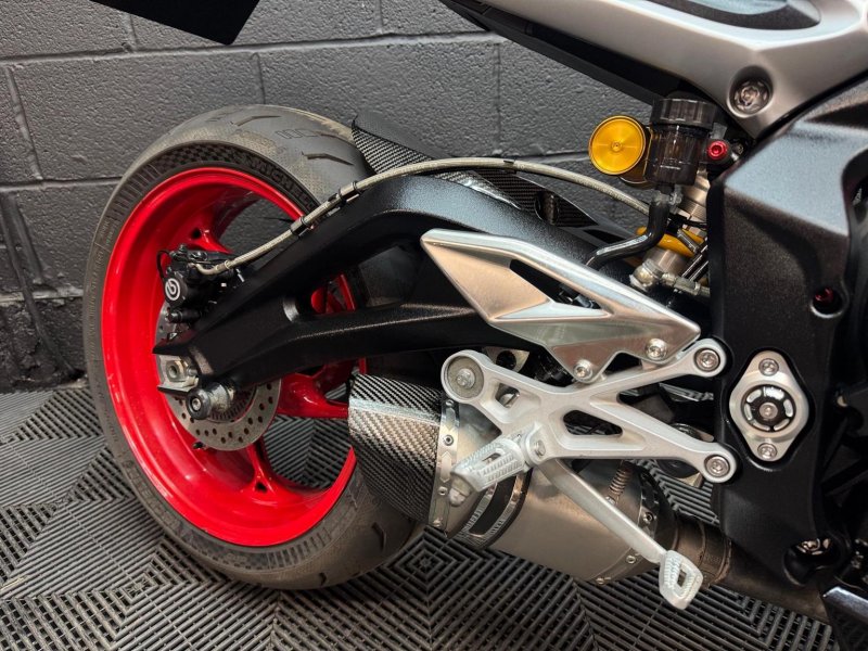 TRIUMPH STREET TRIPLE 765