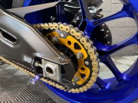 YAMAHA R1