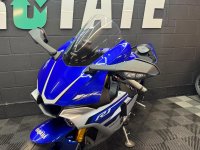 YAMAHA R1