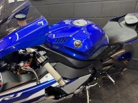 YAMAHA R1