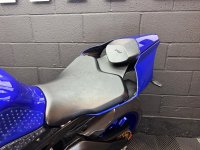 YAMAHA R1