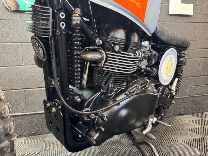 TRIUMPH Scrambler
