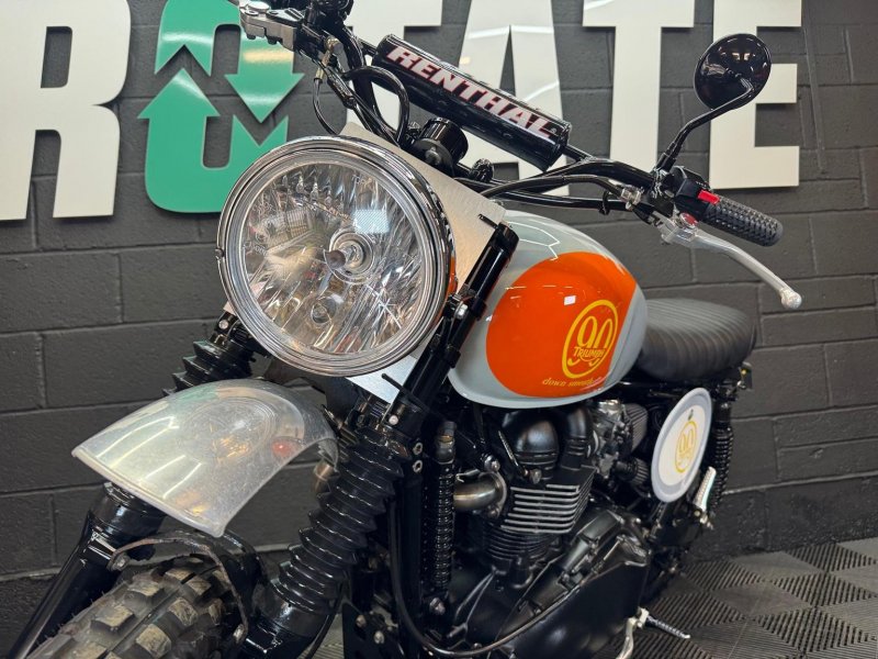 TRIUMPH Scrambler